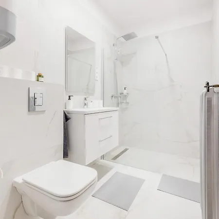 Elegant Overlooking The Music Academy Apartment Budapest