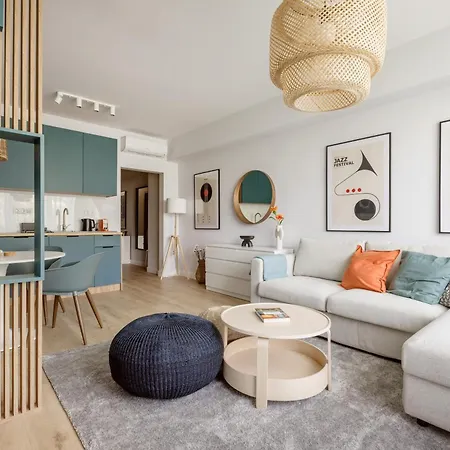 Elegant Overlooking The Music Academy * Budapest