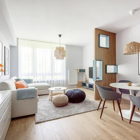 Elegant Overlooking The Music Academy Апартаменты *